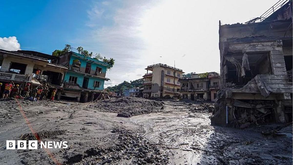 Nepal cracks down on online abuse of flood survivors - BBC News