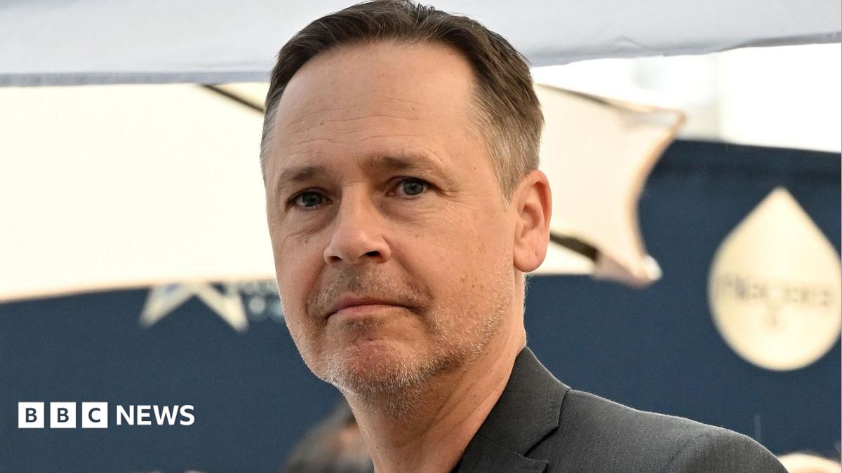 US actor Chad Lowe 'heartbroken' after death of daughter Fiona aged 13 - BBC News
