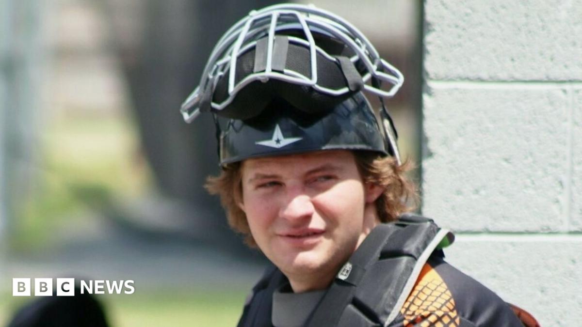 Pennsylvania officer charged in death of student who knocked at wrong door - BBC News