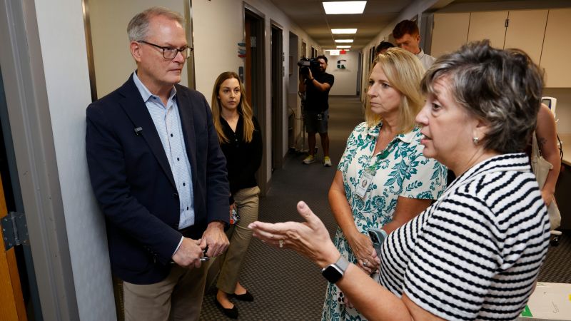 Kansas becomes the latest headache for Republicans, with Democrats eyeing a ‘miracle’ in Senate race | CNN Politics